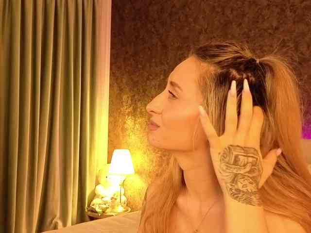 ChloeBelleX webcam
