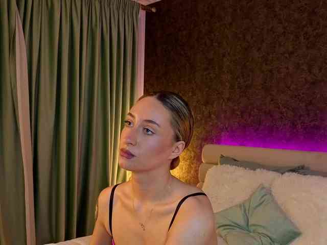 ChloeBelleX webcam