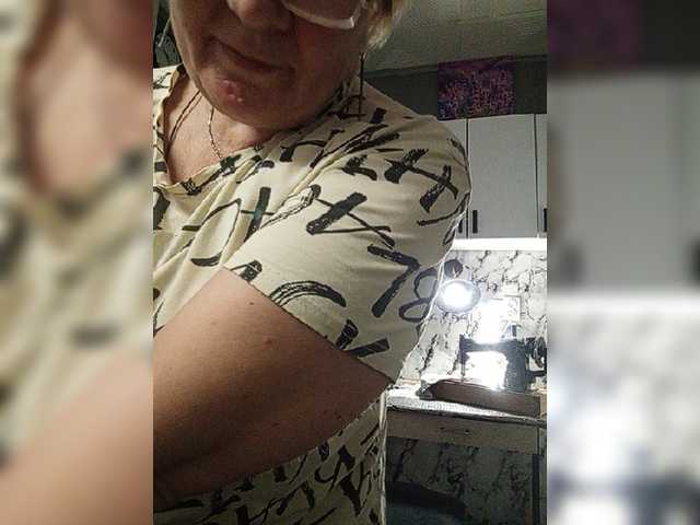 Machenka1 live cam on BongaCams