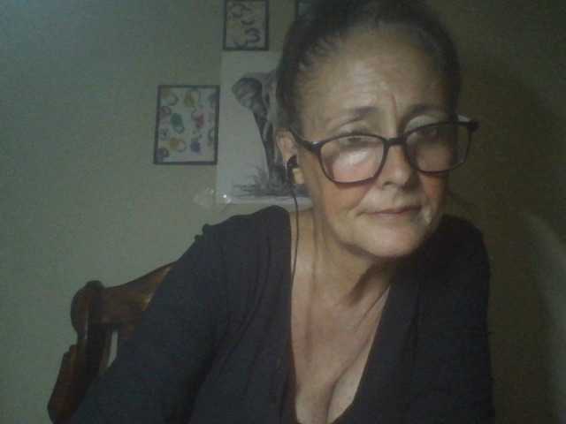 Cutie1972a Live Cam on BongaCams