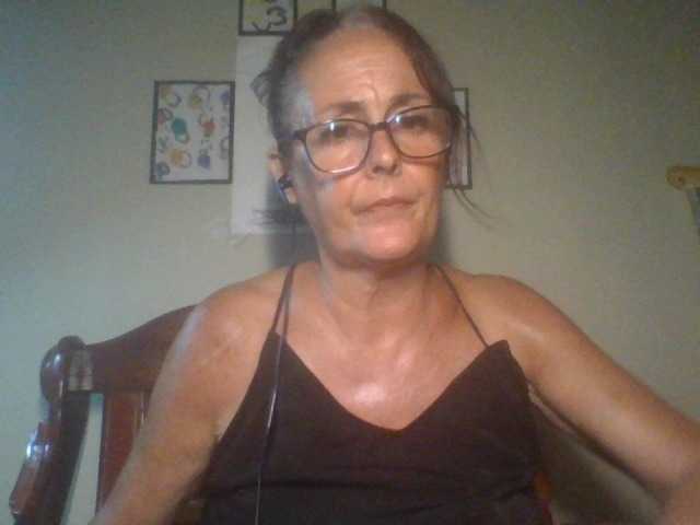 Cutie1972a live cam on BongaCams