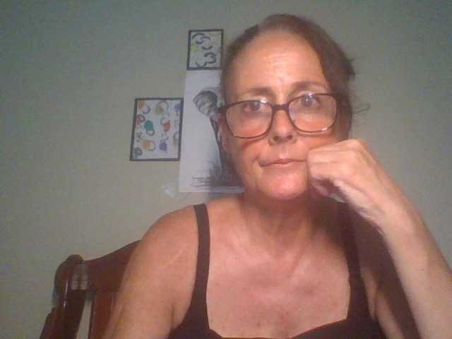 Cutie1972a live cam on BongaCams