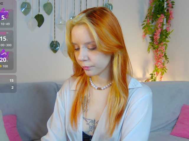 PollyRedhead live cam on BongaCams