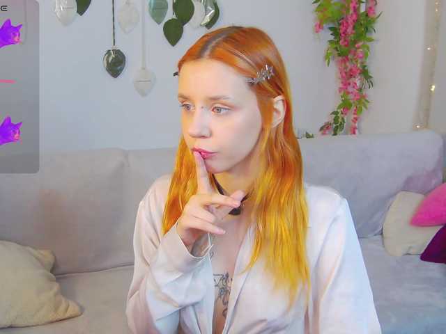PollyRedhead live cam on BongaCams