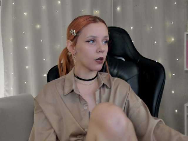 PollyRedhead live cam on BongaCams