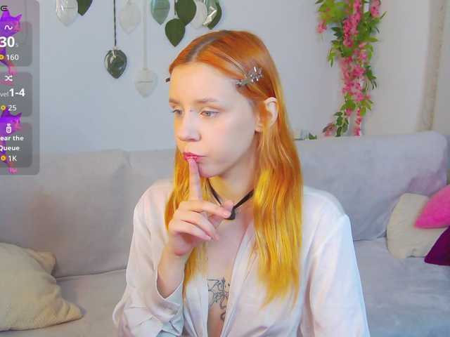 PollyRedhead live cam on BongaCams