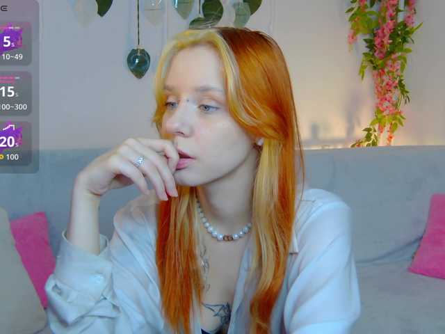 PollyRedhead live cam on BongaCams