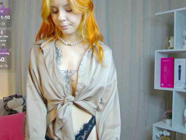 PollyRedhead webcam