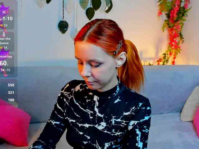 PollyRedhead webcam