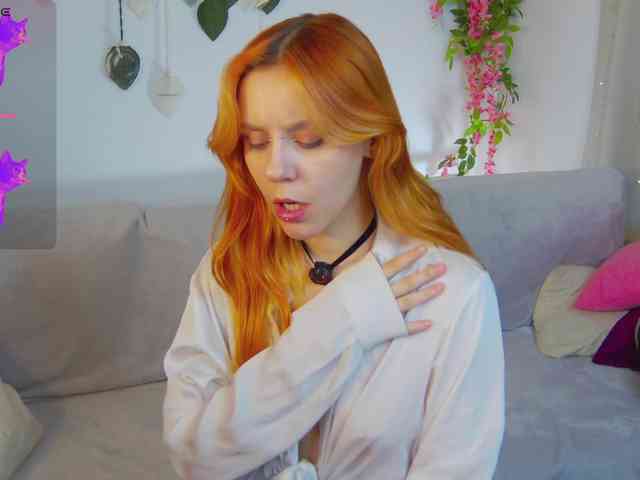 PollyRedhead webcam