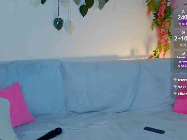 PollyRedhead webcam