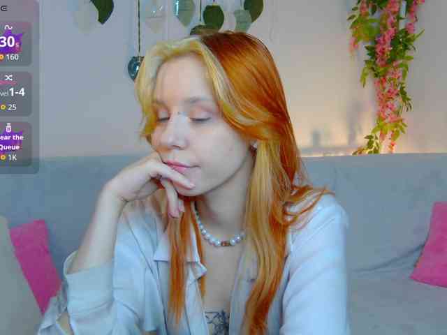 PollyRedhead webcam
