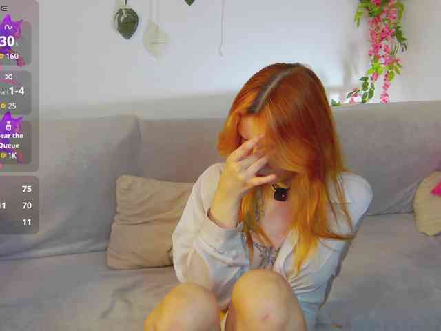PollyRedhead webcam