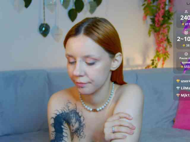 PollyRedhead webcam