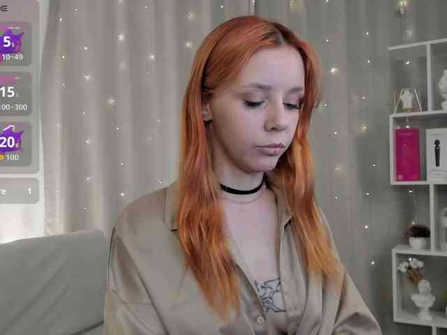 PollyRedhead webcam