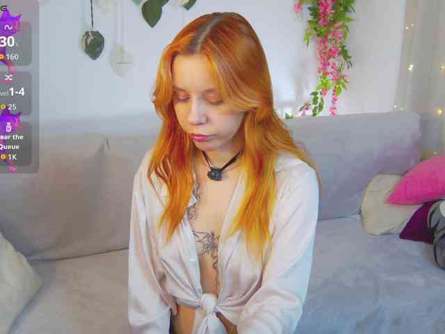 PollyRedhead webcam