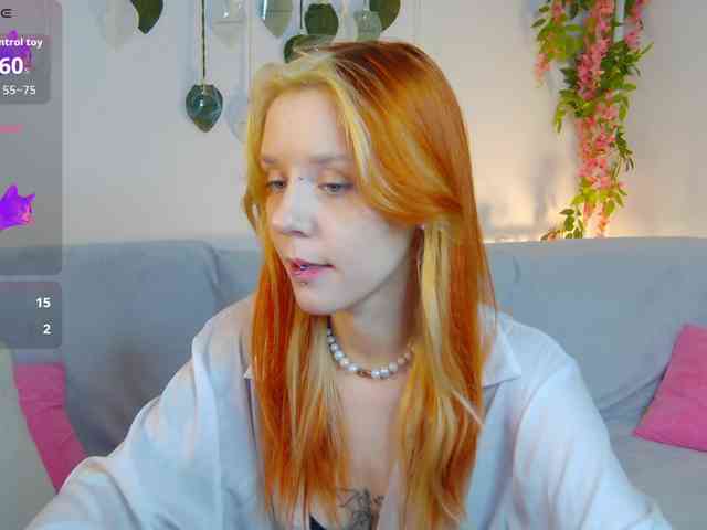 PollyRedhead webcam