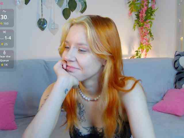 PollyRedhead webcam