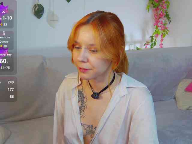 PollyRedhead webcam