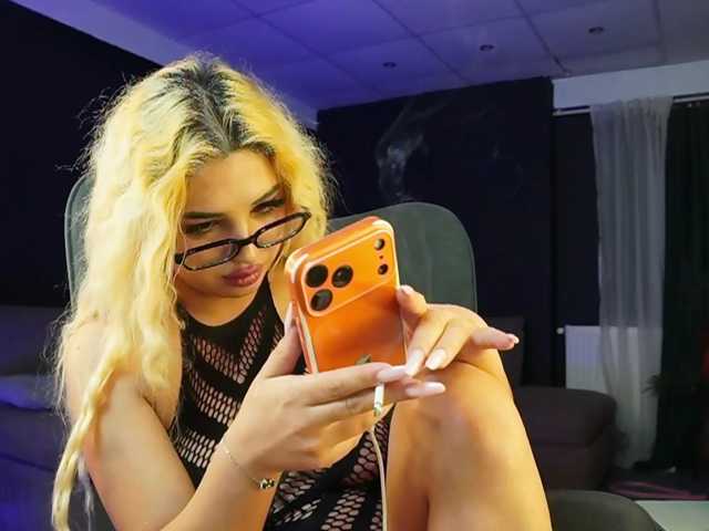 AstridJade live cam on BongaCams