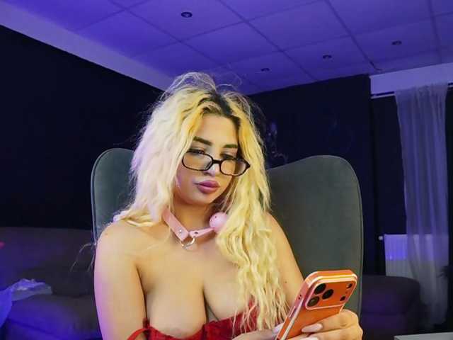 AstridJade webcam