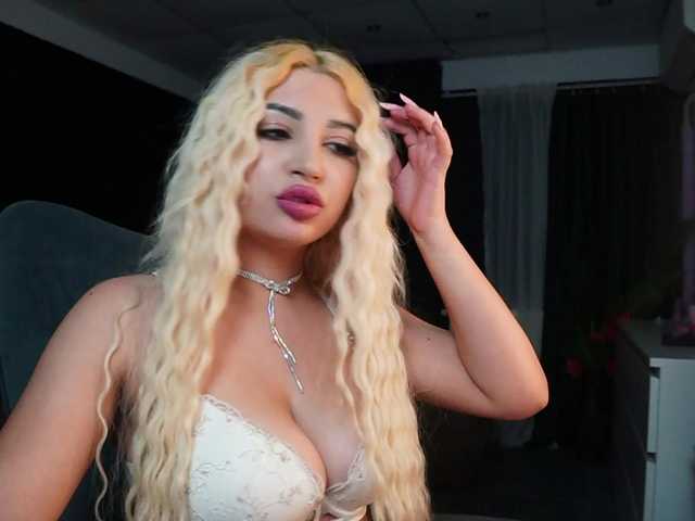 AstridJade live cam on BongaCams