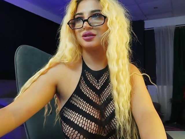 AstridJade live cam preview