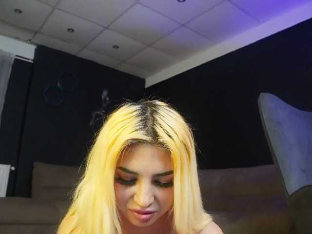 AstridJade live cam on BongaCams