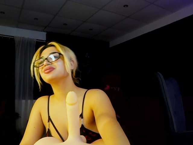 AstridJade live cam on BongaCams