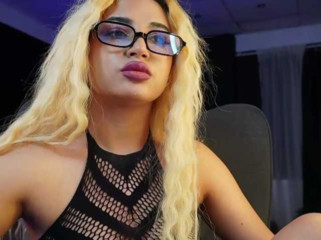 AstridJade live cam on BongaCams