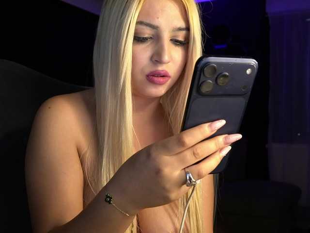 AstridJade live cam on BongaCams