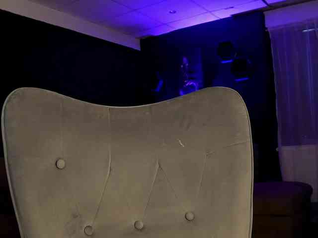 AstridJade webcam