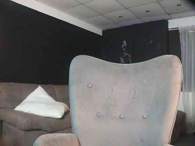 AstridJade webcam