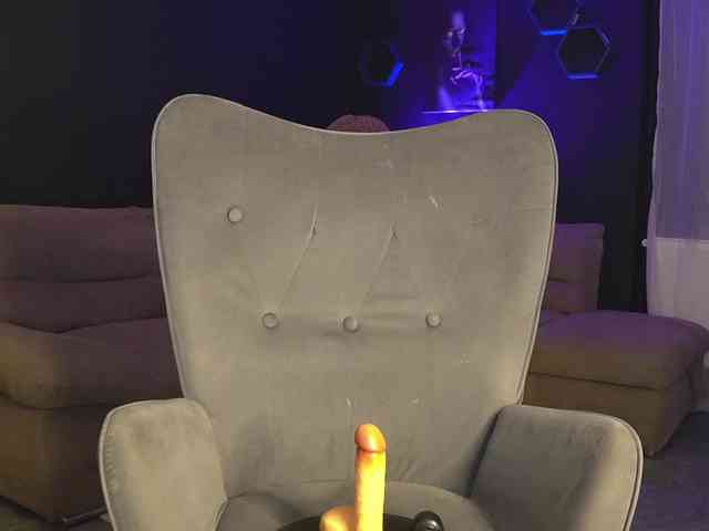 AstridJade webcam
