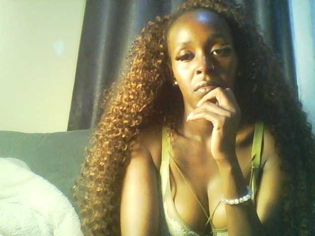 Betsy3 live cam on BongaCams