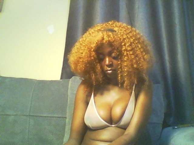 Betsy3 live cam on BongaCams