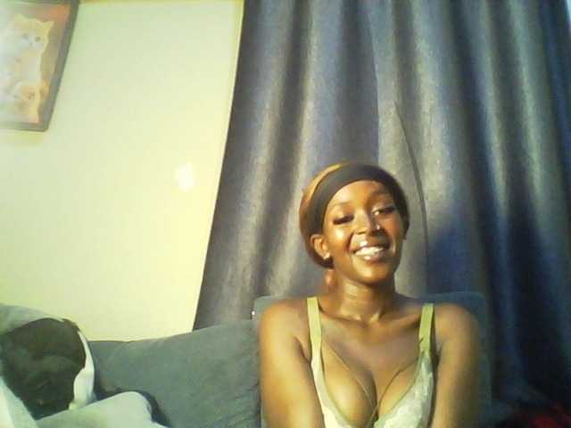 Betsy3 live cam on BongaCams