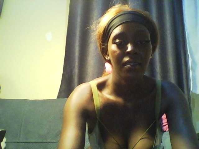 Betsy3 live cam on BongaCams