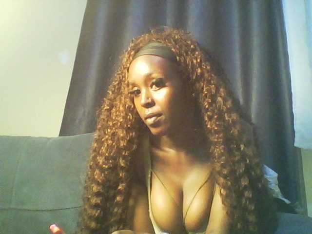 Betsy3 live cam on BongaCams