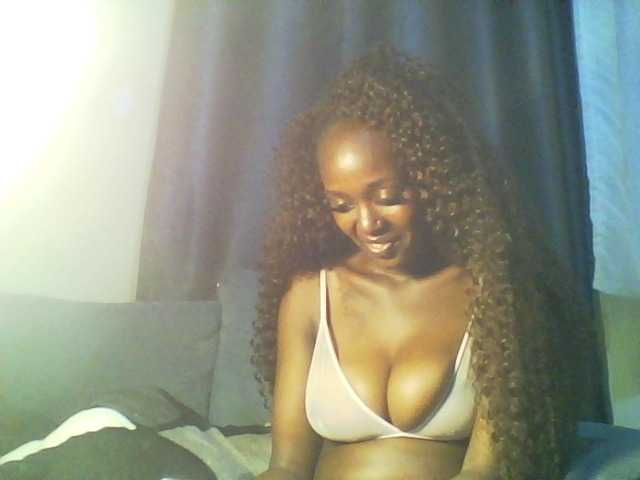 Betsy3 live cam on BongaCams