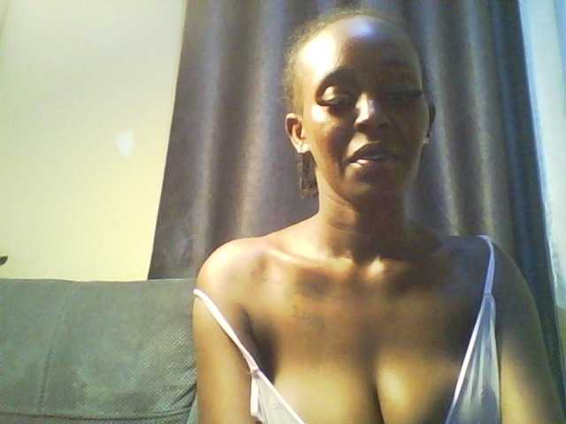Betsy3 live cam on BongaCams