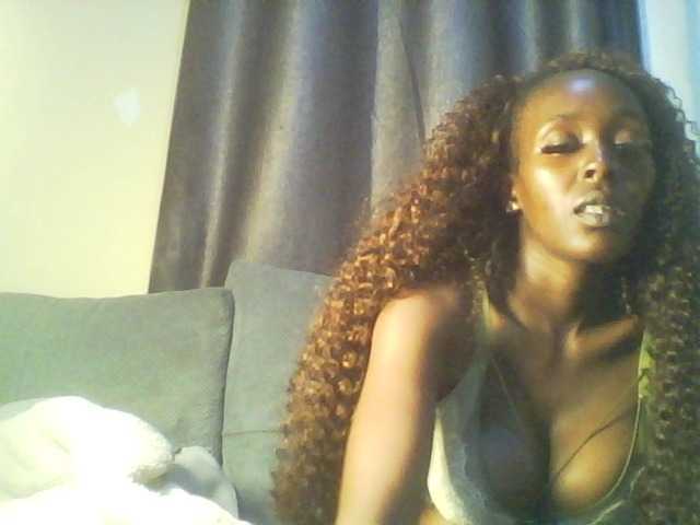 Betsy3 live cam on BongaCams