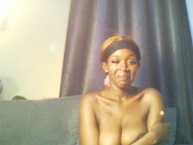 Betsy3 live cam on BongaCams