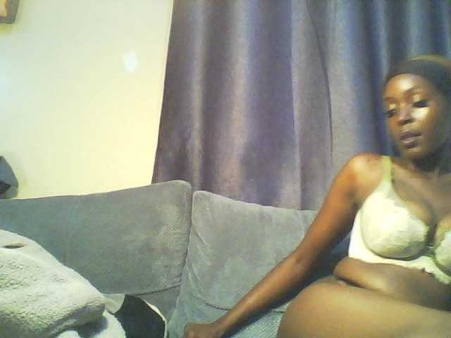 Betsy3 live cam on BongaCams
