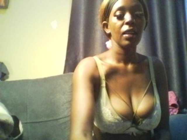 Betsy3 live webcam show