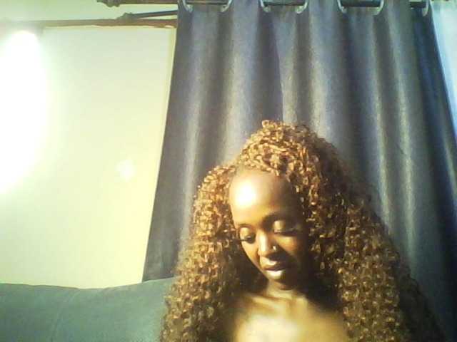 Betsy3 live cam on BongaCams