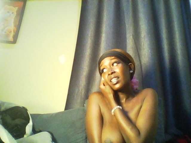Betsy3 live cam on BongaCams