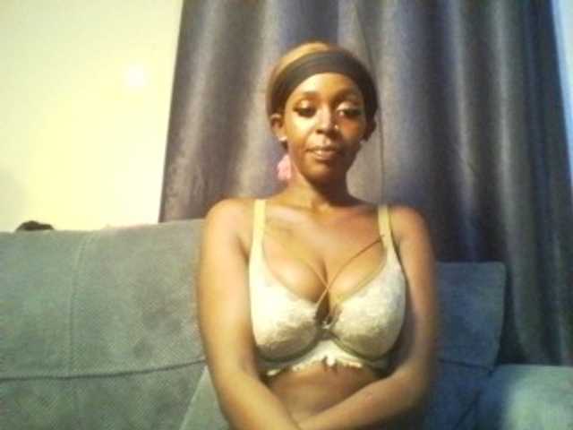 Betsy3 live cam on BongaCams