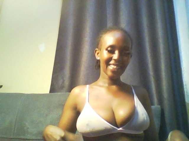 Betsy3 live cam on BongaCams