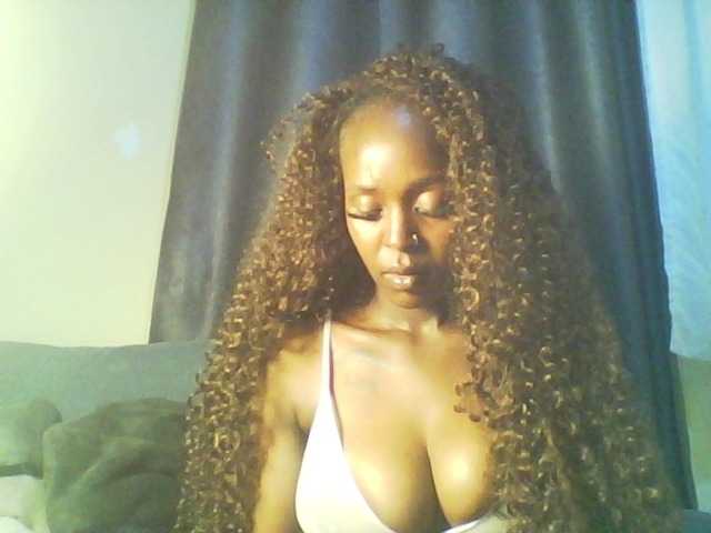 Betsy3 live cam on BongaCams